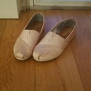 Pink toms